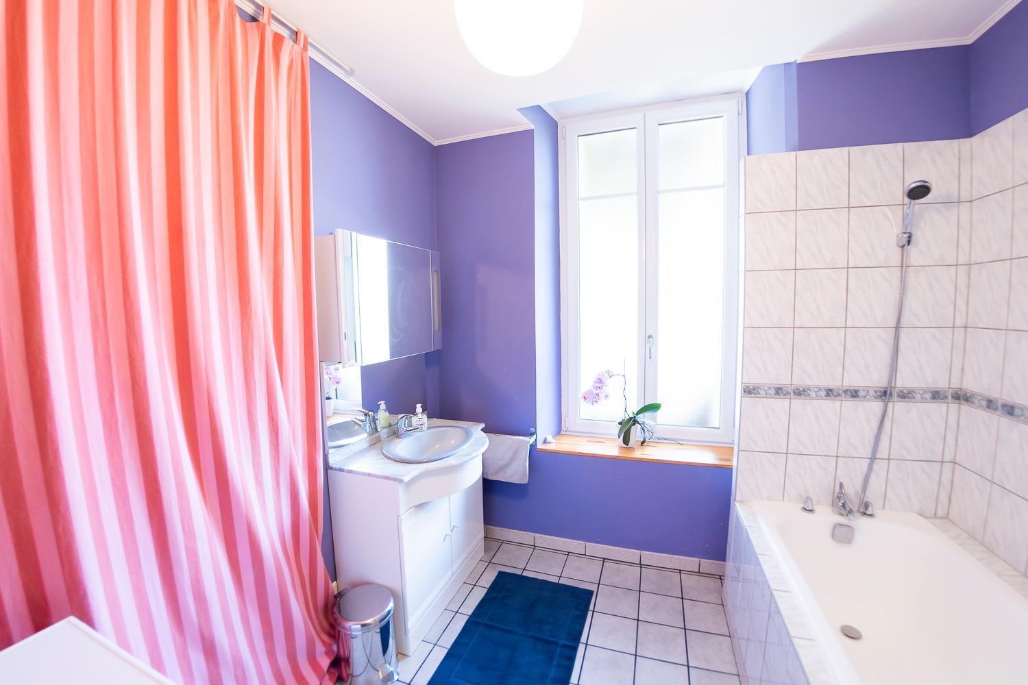 L'Enchantraine - Gite Tout Confort Et Tarif Tout Inclus - Appartement Spacieux Et Accueillant Sur Epinal Bagian luar foto