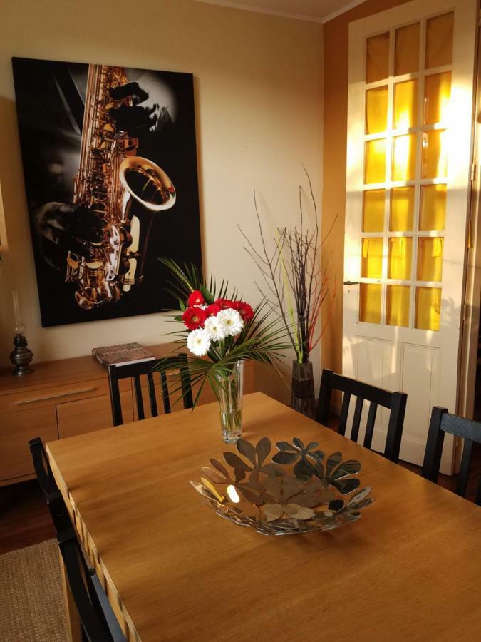 L'Enchantraine - Gite Tout Confort Et Tarif Tout Inclus - Appartement Spacieux Et Accueillant Sur Epinal Bagian luar foto